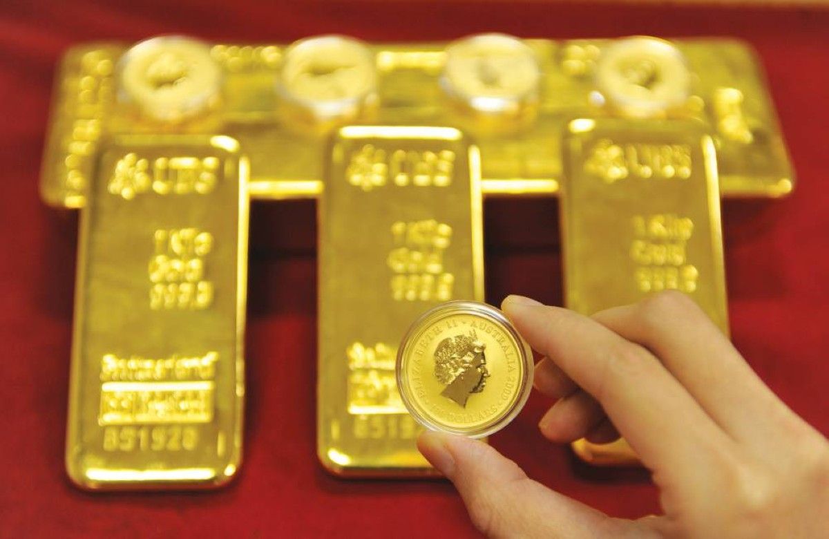 تراجع الذهب وتهاوي الفضة مع ارتفاع الدولار