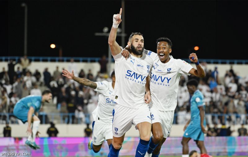 انطلاقة الهلال تمنح بنزيما رقمين شخصيين