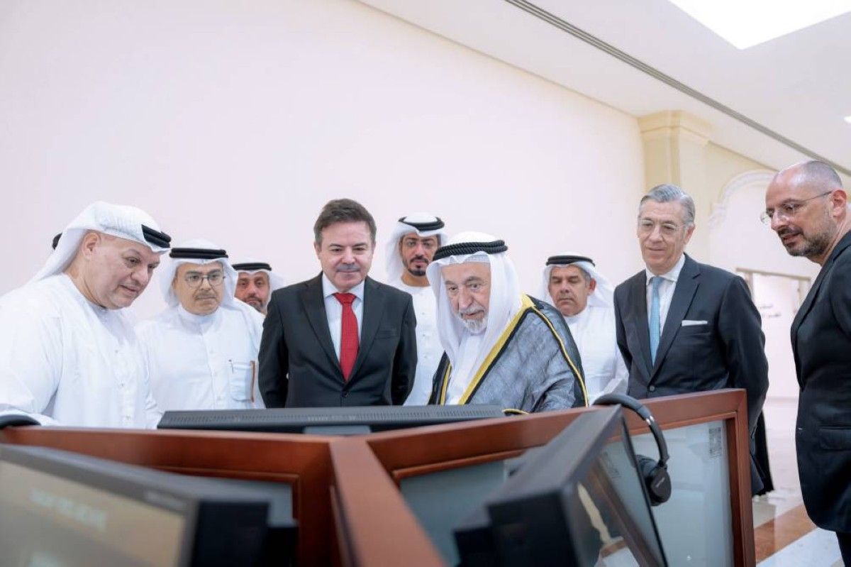 سلطان القاسمي يؤكد أهمية ترسيخ التاريخ وتوثيق الأحداث