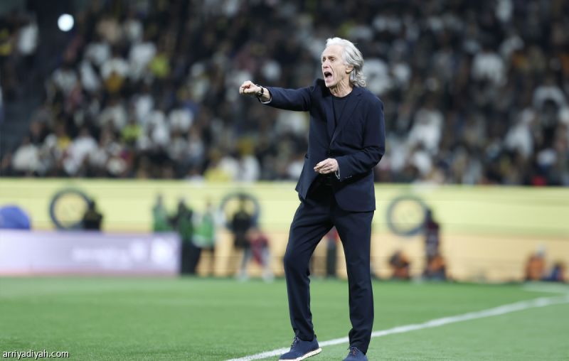 المقاطعة مستمرة.. جيسوس ولاعبو النصر يرفضون الحديث