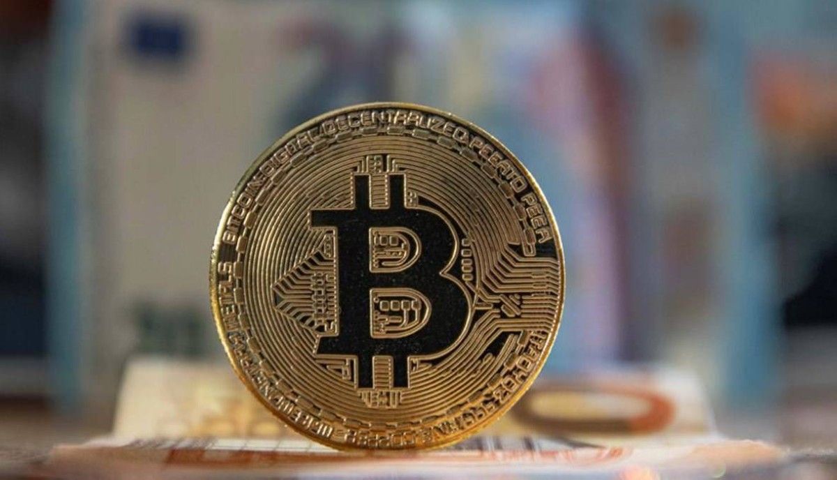 «بتكوين» تنتعش بعد ملامسة مستوى 60 ألف دولار