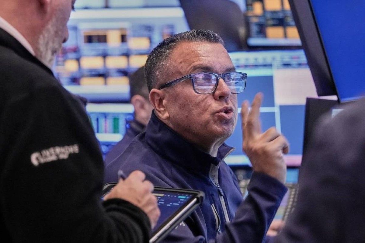 زلزال الأسواق العالمية.. وول ستريت تهوي وبيتكوين تفقد نصف قيمتها.. هل اقترب خفض الفائدة؟