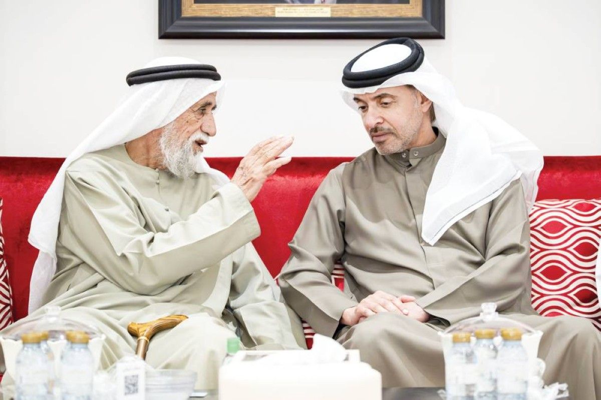 هزاع بن زايد يعزي في وفاة مريم الشامسي