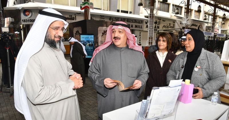 العوضي في الجناح التوعوي لإدارة الصحة العامة بالمباركية