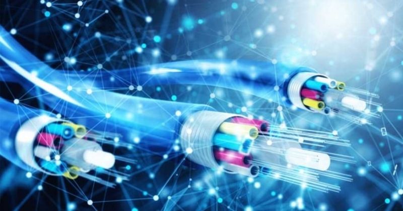 «الكهرباء»: بدء تمديد كابلات الألياف الضوئية في عدد من المناطق.. غداً