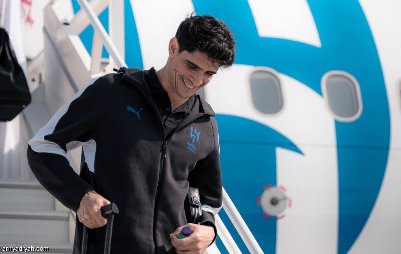 بونو يغيب قبل شباب الأهلي