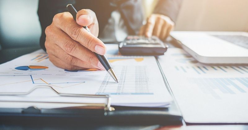 تشديد حكومي على إغلاق ملفات «إنهاء الخدمة»... إلكترونياً