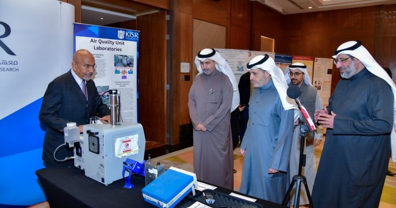 جولة في المعرض المصاحب لفعاليات المؤتمر