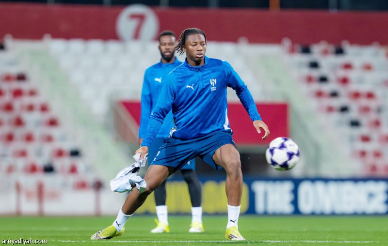 الهلال يهدد طموحات شباب الأهلي