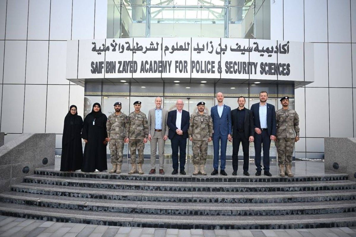 وفد من شرطة بافاريا الألمانية يشيد بجهود شرطة أبوظبي الابتكارية