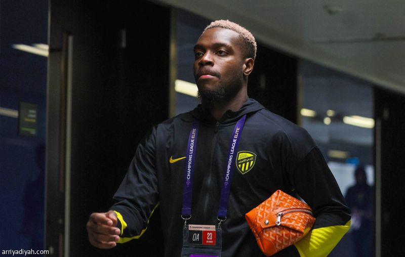 غياب الجليدان يعيد فيرنانديش.. وكيلر وإلينيخينا بديلان