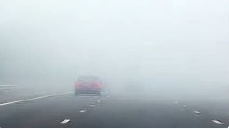 عاجل.. الأرصاد تحذر من موجة ضباب كثيف من فجر الثلاثاء تضرب 3 مناطق وتحجب حتى رؤية كف يدك