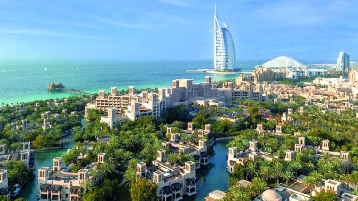 إيرادات الغرف الفندقية في دبي تلامس 21 مليار درهم خلال 2025