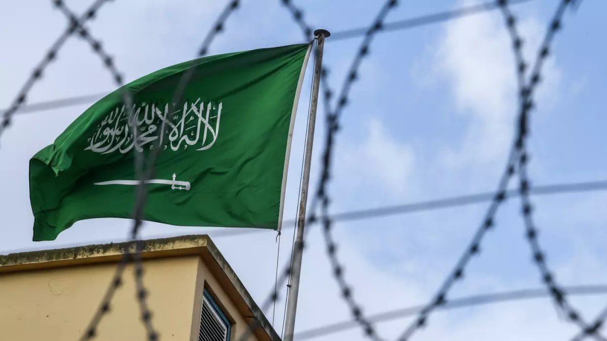 رسمياً: السعودية تعدم 3 أشخاص في يوم واحد.. مواطن سمّم والده وشقيقتيه ومصريان بتهمة المخدرات