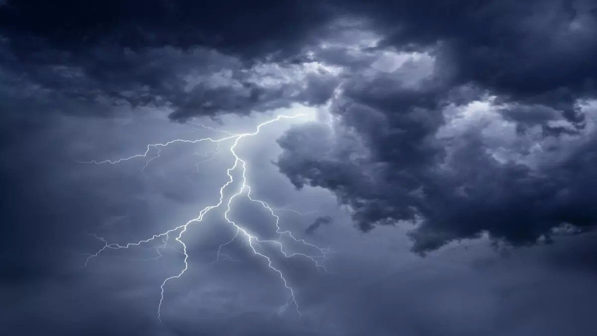 تحذير عاجل من أعلى سلطة جوية في البلاد يقلب موازين نهاية الأسبوع للملايين: المركز الوطني للأرصاد يكشف عن رياح تصل إلى 50