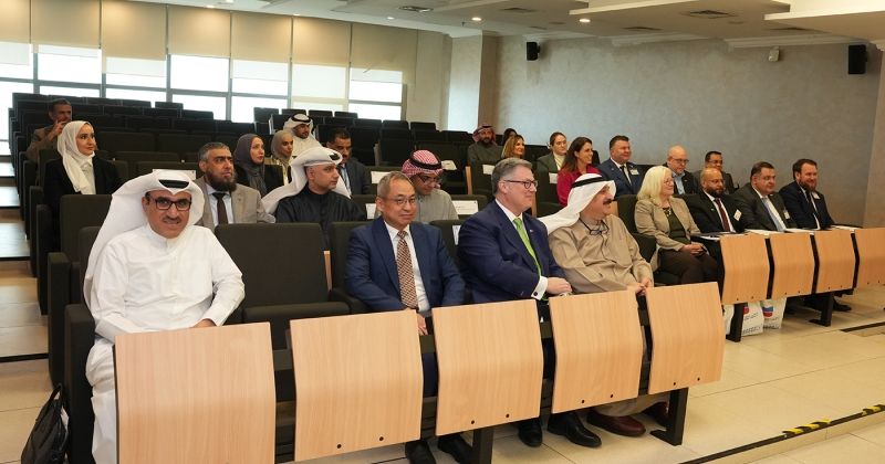 جانب من اجتماع وزير الصحة مع ممثلي المستشفيات والشركات الطبية الأميركية