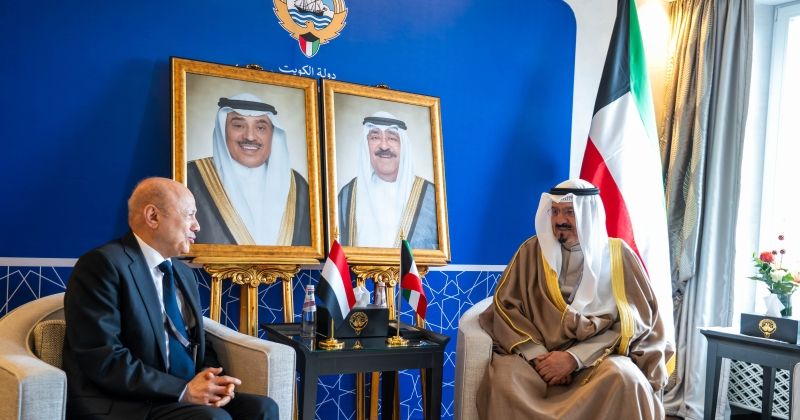 رئيس الوزراء يلتقي رئيس مجلس القيادة الرئاسي اليمني على هامش أعمال مؤتمر ميونخ للأمن