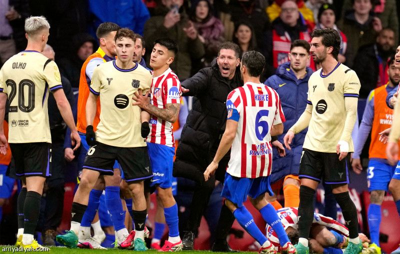 على خطى الريال.. برشلونة يهاجم التحكيم ويطالب بالشفافية