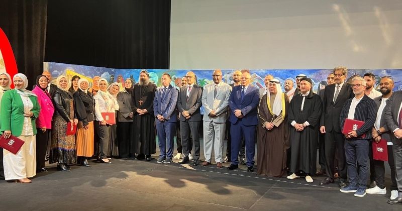 45 فنانا وفنانة من مصر والكويت يبدعون جدارية مشتركة بعنوان «معاً في حب الكويت»