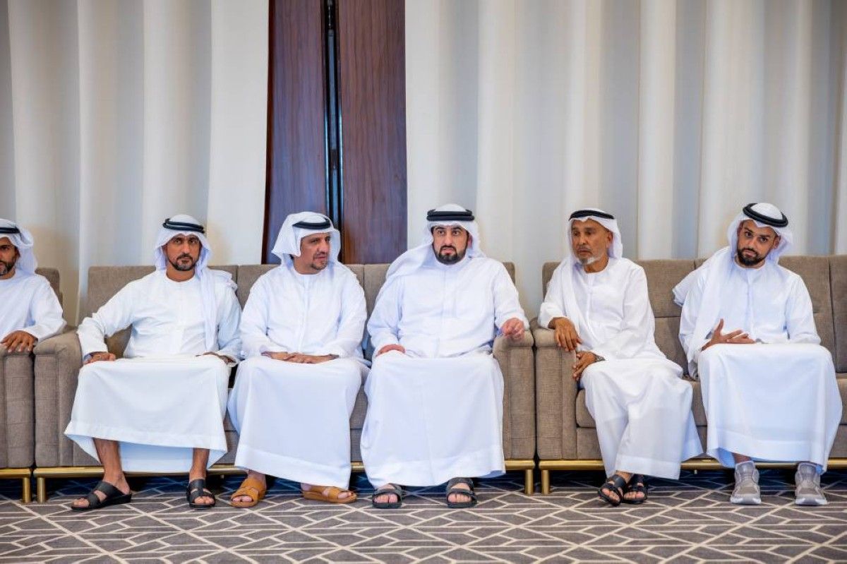 أحمد بن محمد يقدّم واجب العزاء في وفاة عبدالمجيد صديقي