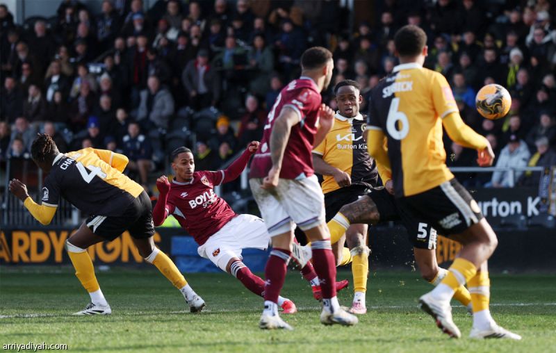 وست هام يتخطى عقبة بيرتون