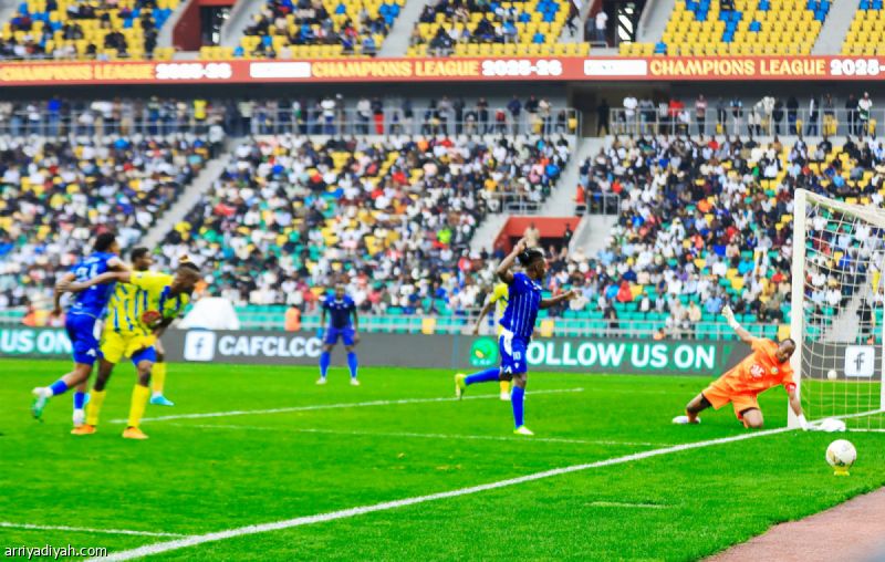 الهلال وصن داونز إلى ربع النهائي الإفريقي