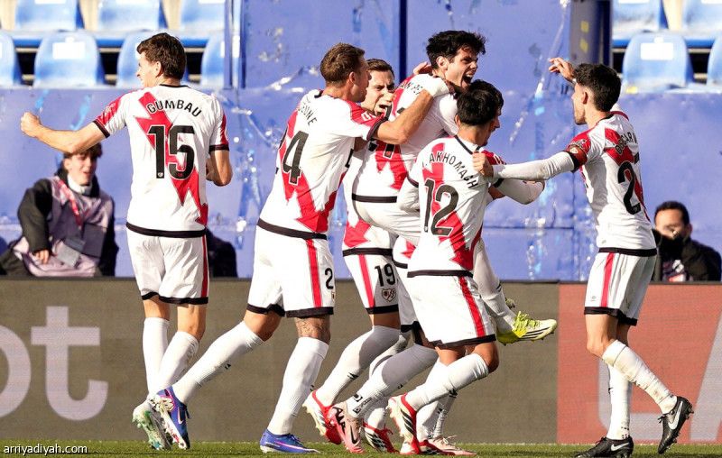 رايو يزيد أوجاع أتلتيكو بثلاثية