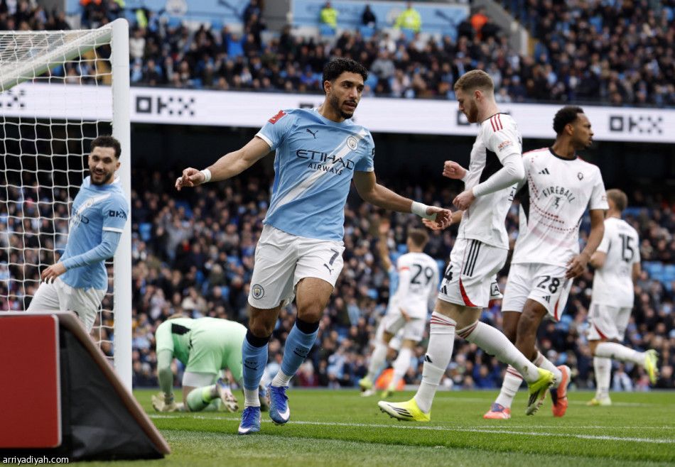 بثنائية سالفورد.. سيتي إلى ثمن نهائي الكأس