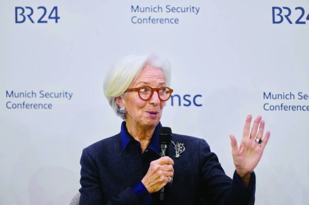 لاجارد تفضل الحوافز على الضرائب لإبقاء الأموال في أوروبا