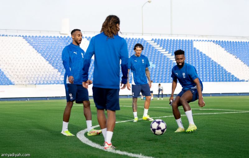 الهلال.. التاريخ أبيض أمام الوحدة