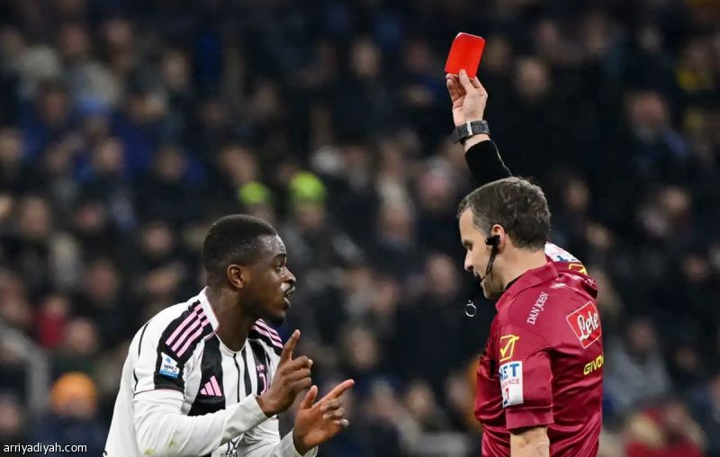 بعد تهديدات.. الشرطة تلزم حكم القمة الإيطالية بالبقاء في المنزل