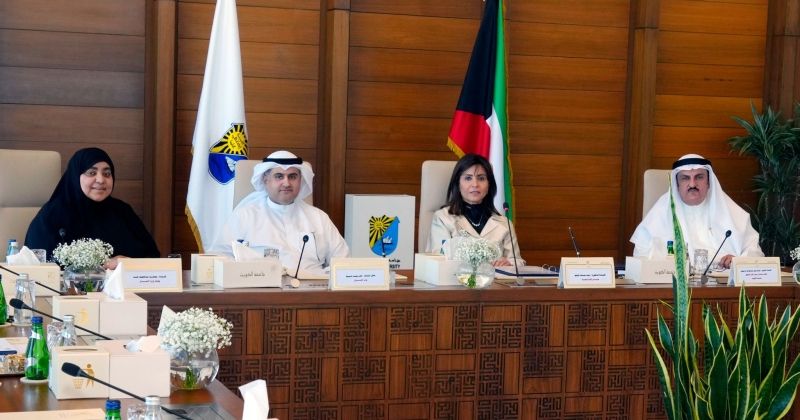 إشراك أساتذة كلية الحقوق في مُراجعة وصياغة التشريعات