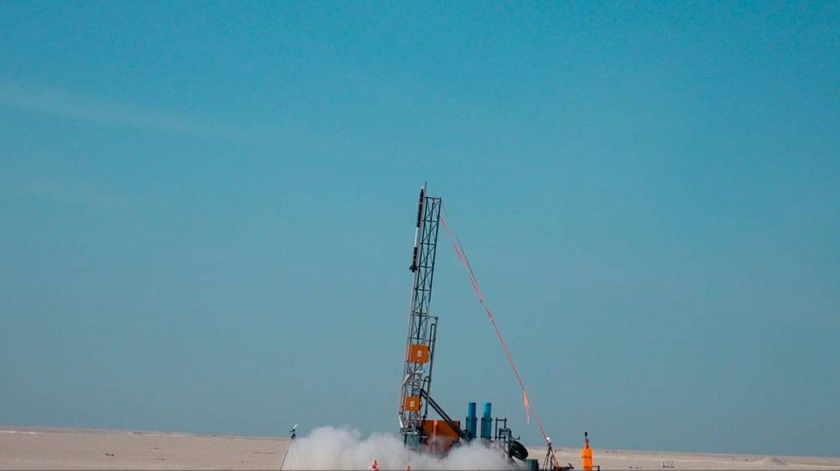 «معهد الابتكار التكنولوجي» يطلق أول صاروخ هجين إماراتي مطور محلياً