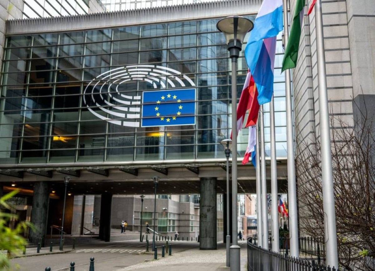 البرلمان الأوروبي يحظر أدوات الذكاء الاصطناعي على أجهزته الرسمية لمخاوف أمنية