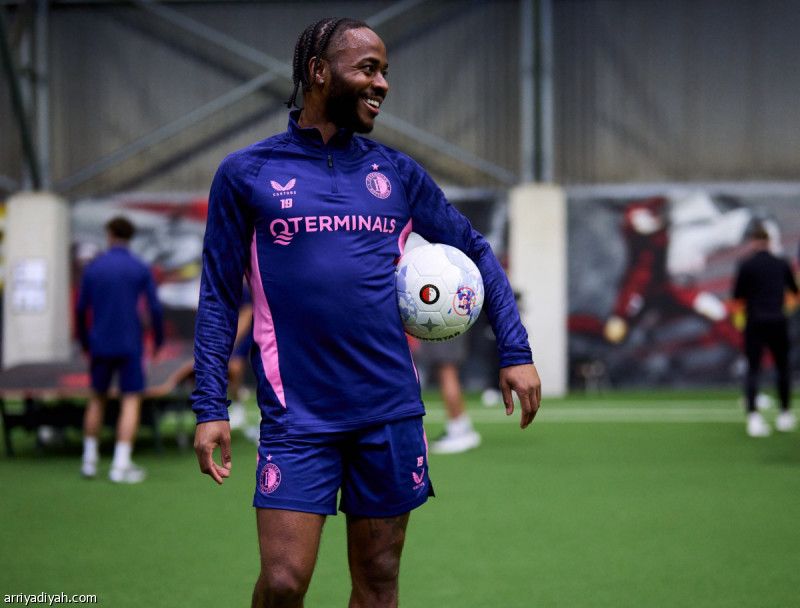 ستيرلينج ينقل تدريبات فينورد إلى بلجيكا