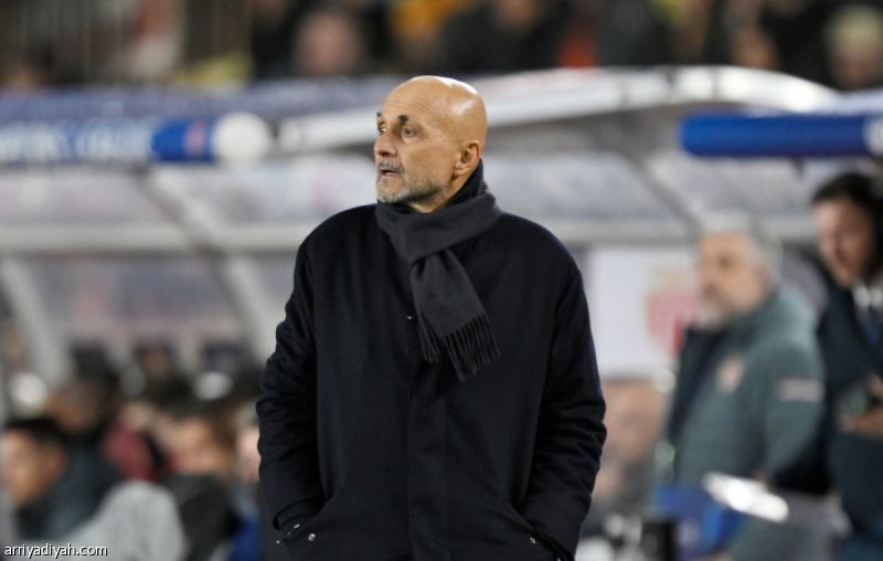 بعد الخسارة بخماسية.. سباليتي ينعزل ويراجع تكتيكاته