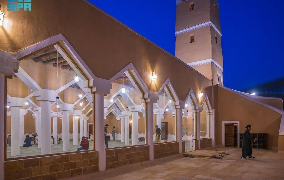 رسمياً:  السعودية تبهر العالم بتحفة فنية في الدرعية بعد إعادة تجديدها وافتتاحها رسمياً