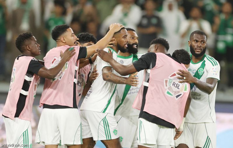 قلب الطاولة مجددا.. الأهلي يعاقب النجمة برباعية