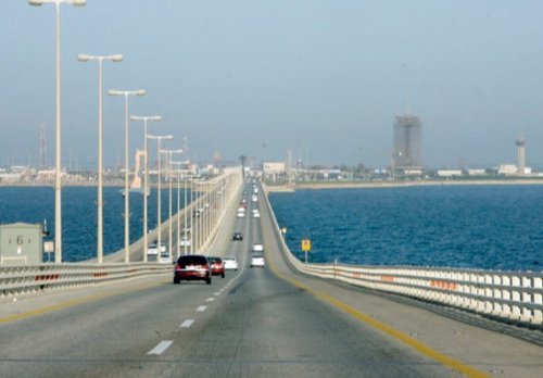 عاجل.. اتفرج ما حدث في جسر الملك فهد بعد بدء تطبيق الزيادة في رسوم العبور بين السعودية والبحرين ولم يتوقعه احد