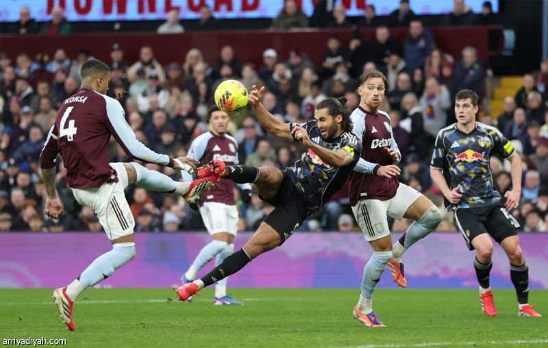 ليدز يبعثر أوراق فيلا