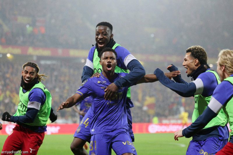 موناكو يصعق لانس بثلاثية