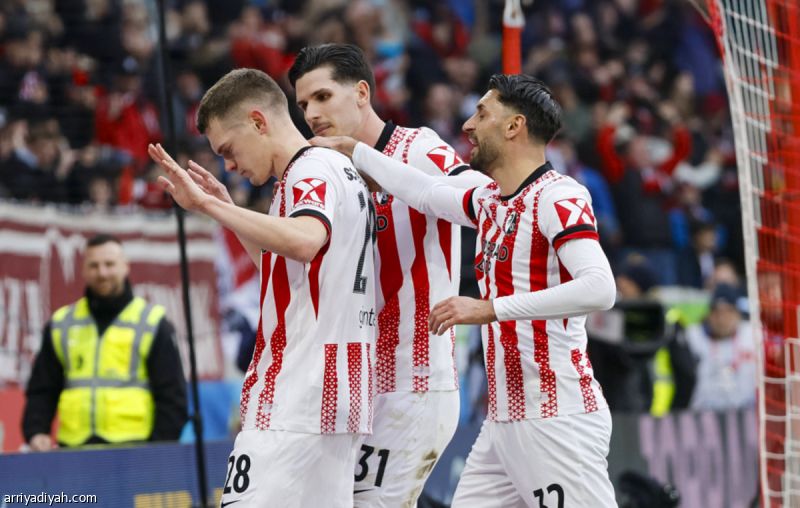 فرايبورج يتخطى مونشنجلادباخ ويكرّس العقدة