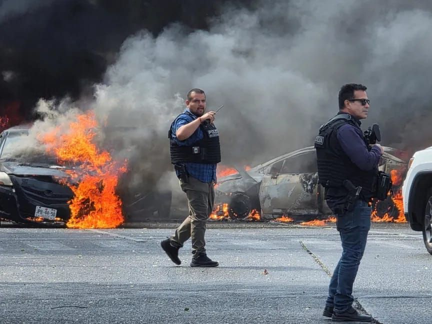 مقتل زعيم المخدرات المكسيكي إل مينتشو وانتشار العنف في البلاد