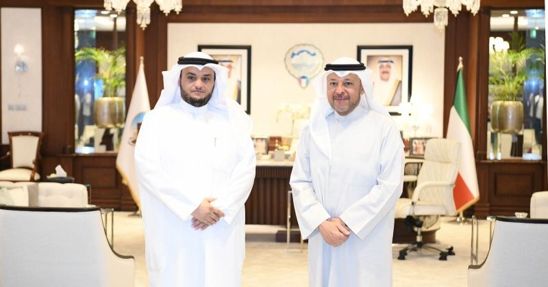 محافظ الفروانية خلال استقباله المطيري