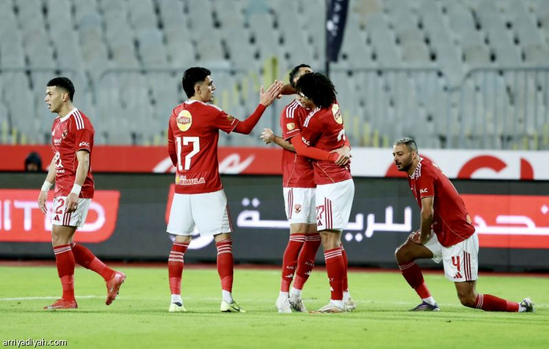 بالثالث تواليا.. الأهلي يكسب سموحة ويتصدر