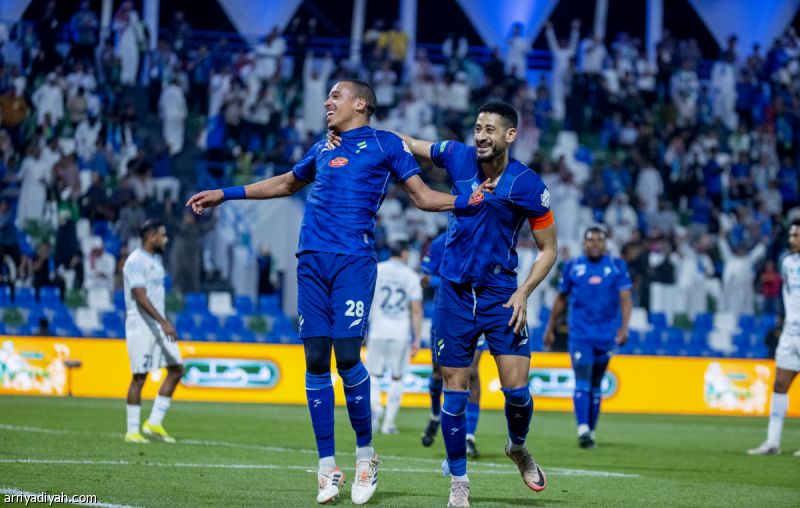 ثنائية الأخدود تعيد الفتح إلى الانتصارات