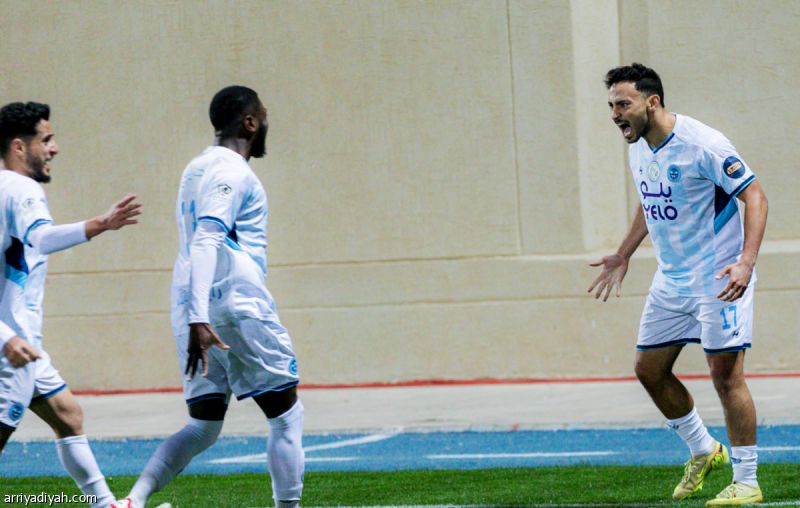 بالانتصار الثالث.. الباطن يقلبها على الوحدة