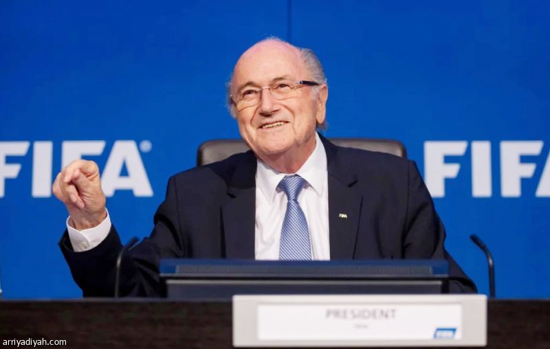 بلاتر ينتقد إنفانتينو ويصف «فيفا» بـ«الديكتاتورية»