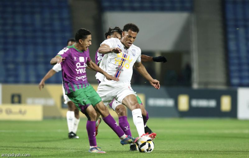 بعد 11 جولة.. الأنوار يوقف انتصارات أبها