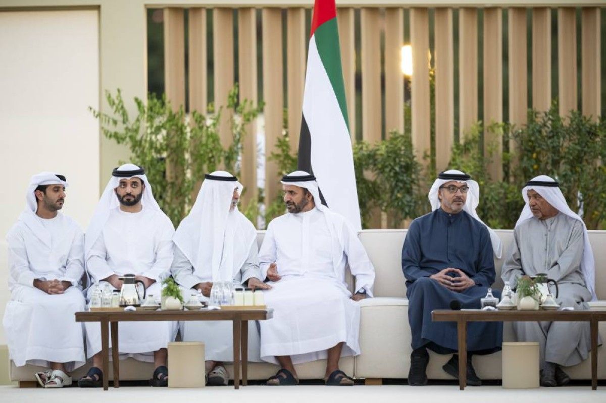 هزاع بن زايد يستقبل المهنئين بالشهر الفضيل